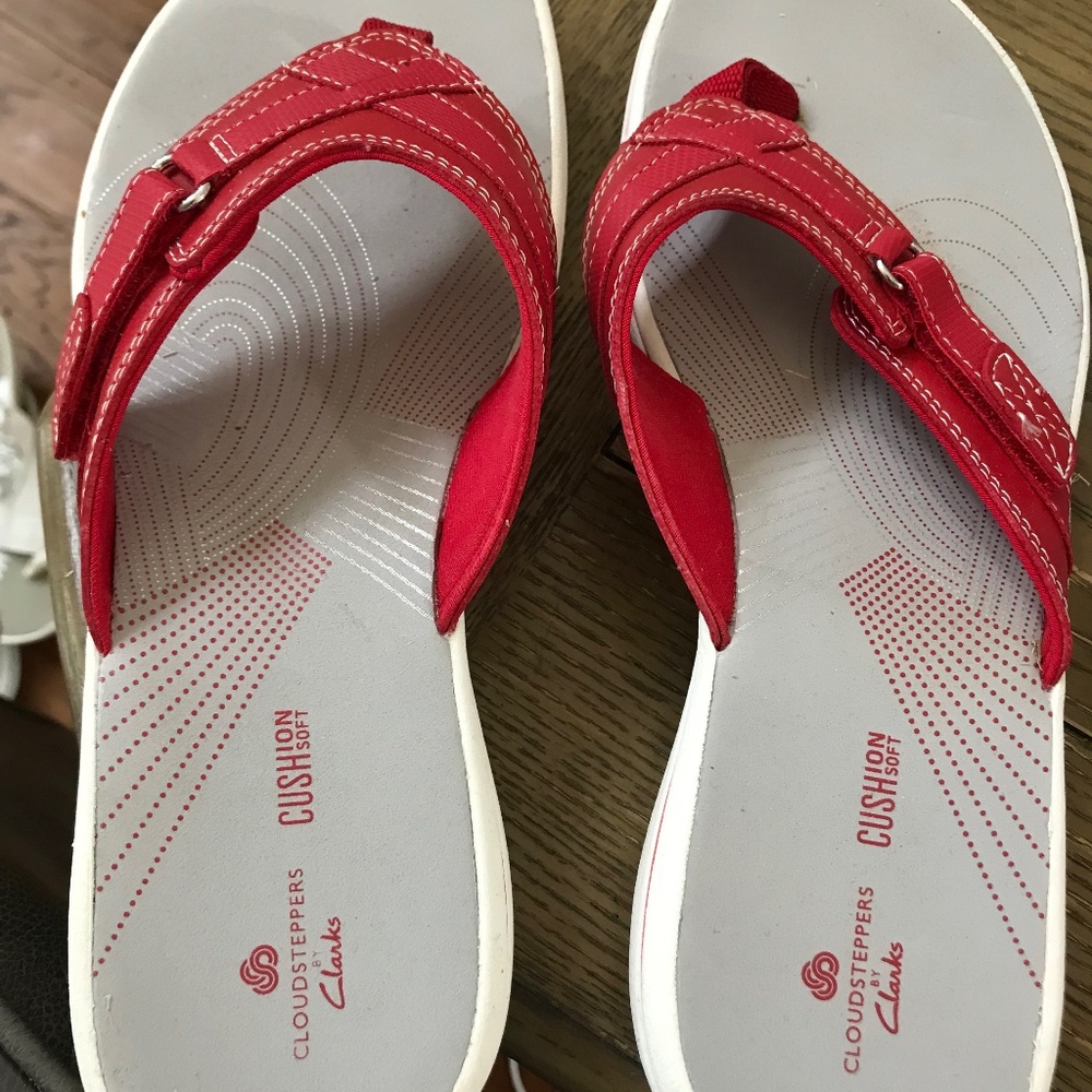 Clarks flip flop sandals